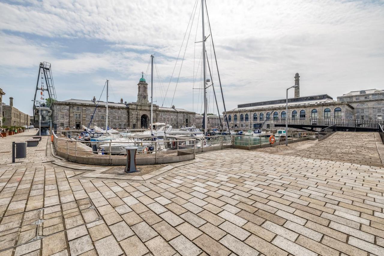 Luxury 2 Bed Apartment In Historic Royal William Yard Plymouth Exterior foto