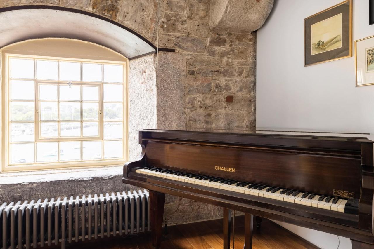 Luxury 2 Bed Apartment In Historic Royal William Yard Plymouth Exterior foto
