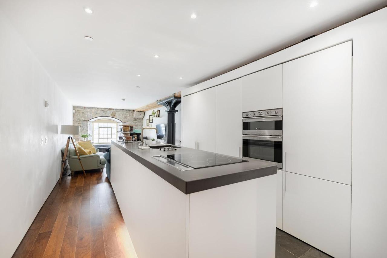 Luxury 2 Bed Apartment In Historic Royal William Yard Plymouth Exterior foto