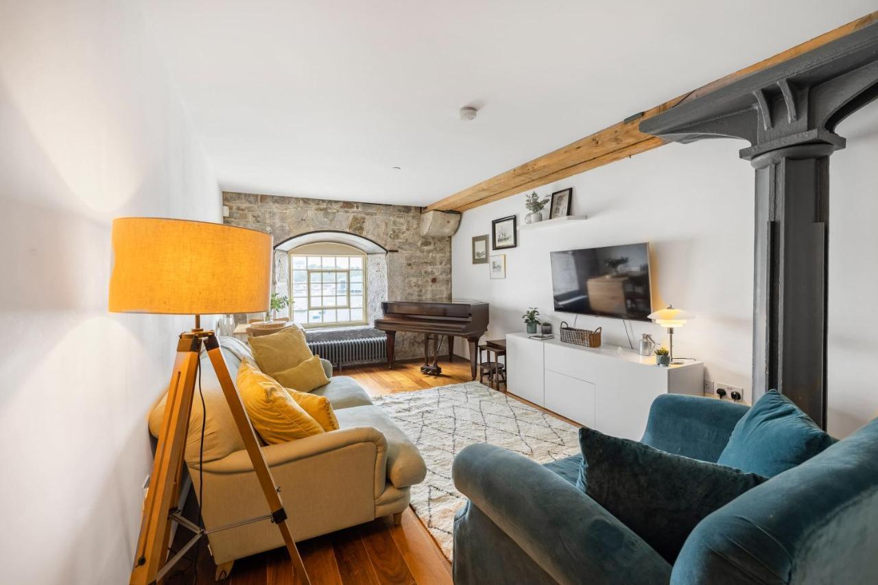 Luxury 2 Bed Apartment In Historic Royal William Yard Plymouth Exterior foto
