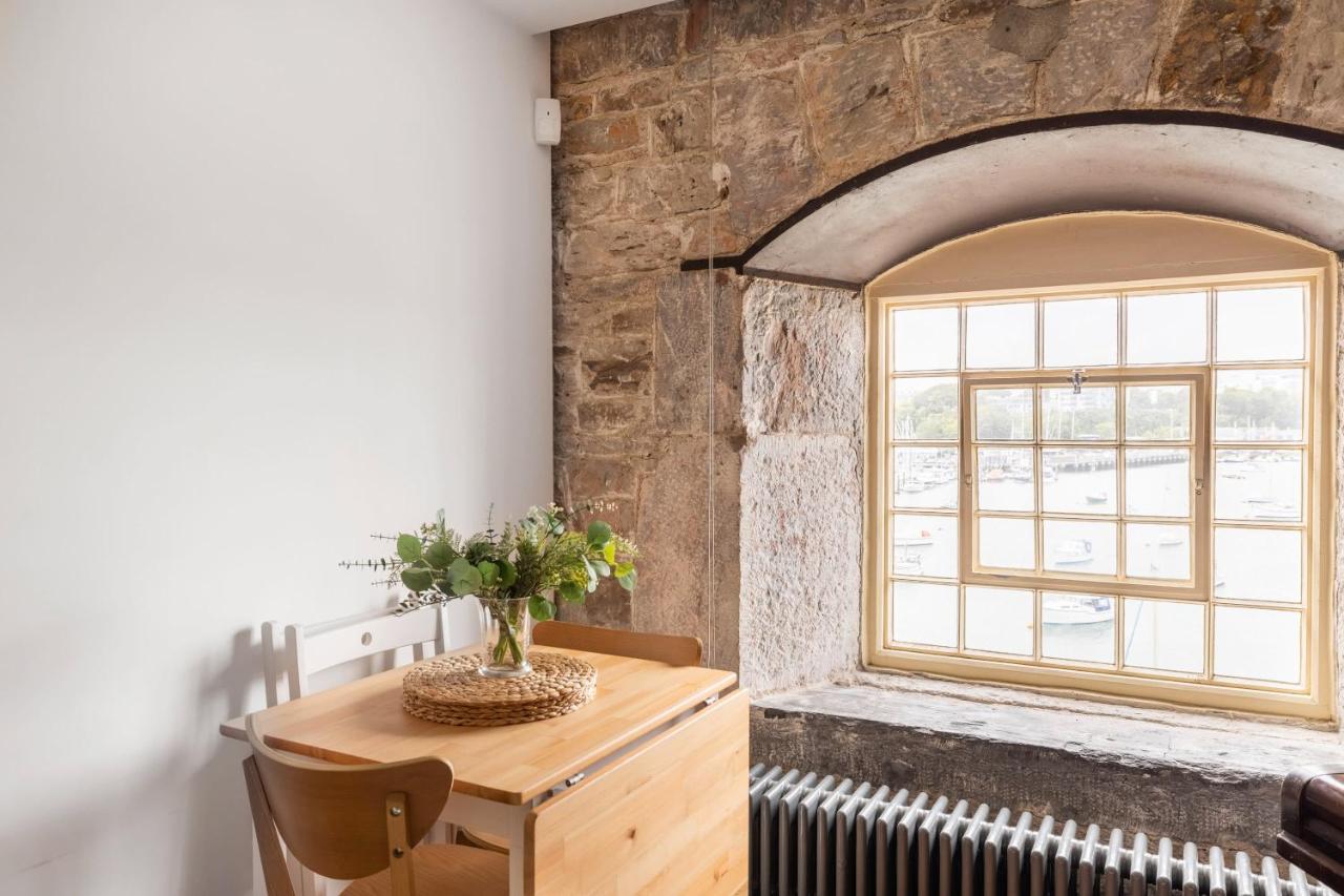 Luxury 2 Bed Apartment In Historic Royal William Yard Plymouth Exterior foto
